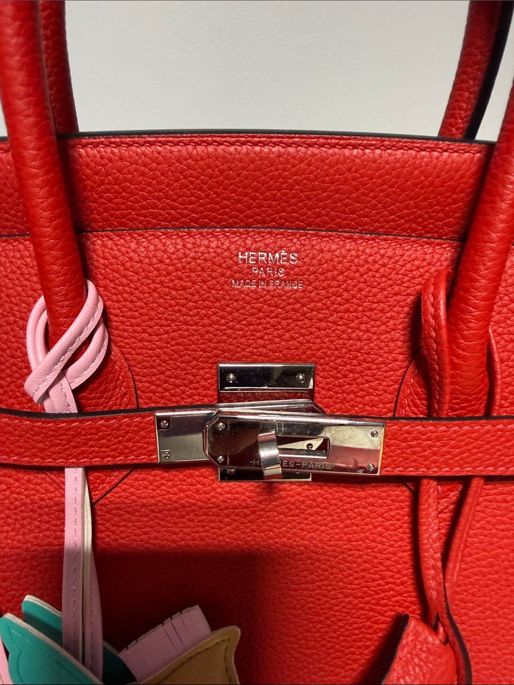 Red Leather Tote Bag with Charm Size 35 - Picture 2 of 7